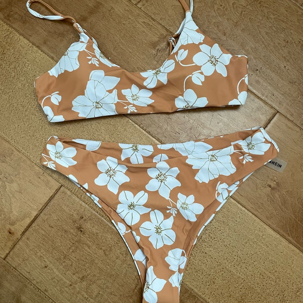 Cute bikini! Never worn